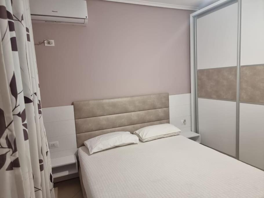 Two Suns Apartament Sarandë Eksteriør billede