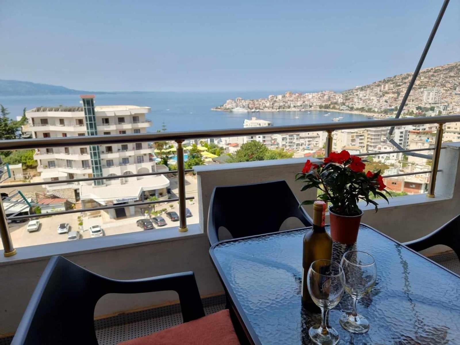 Two Suns Apartament Sarandë Eksteriør billede